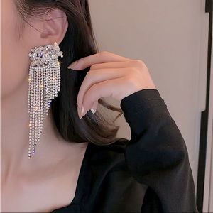 ✨Crystal dangle earrings